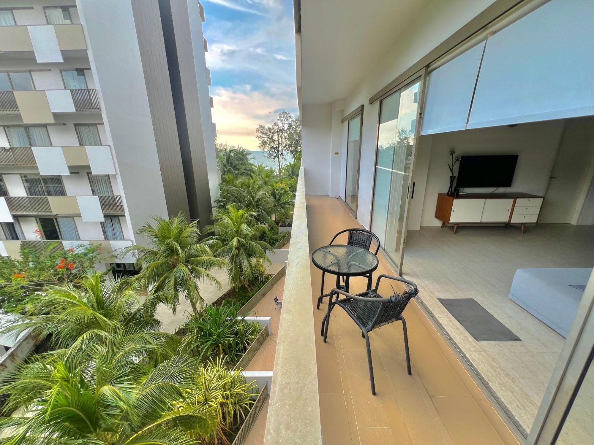 Ferienwohnung By The Sea, Penang Batu Feringgi Exterior foto